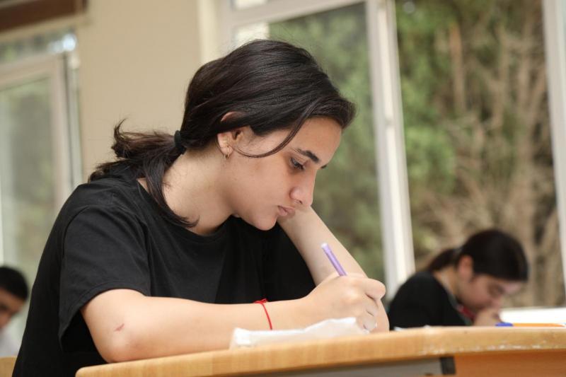 21 iyul 2022-ci il tarixində Dövlət İmtahan Mərkəzi tərəfindən I və IV ixtisas qrupları üzrə ali təhsil müəssisələrinə qəbul imtahanı keçirilib