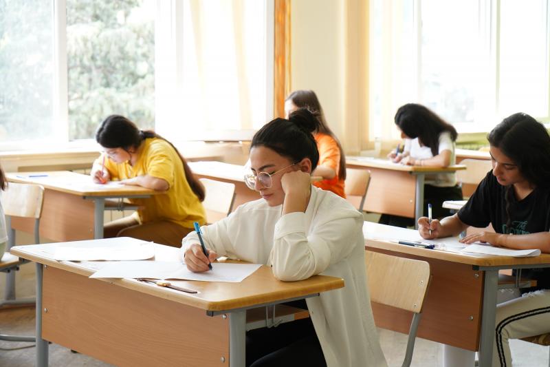 Jurnalistika ixtisasına qəbul olmaq istəyən abituriyentlər üçün keçirilən qabiliyyət imtahanı başa çatıb