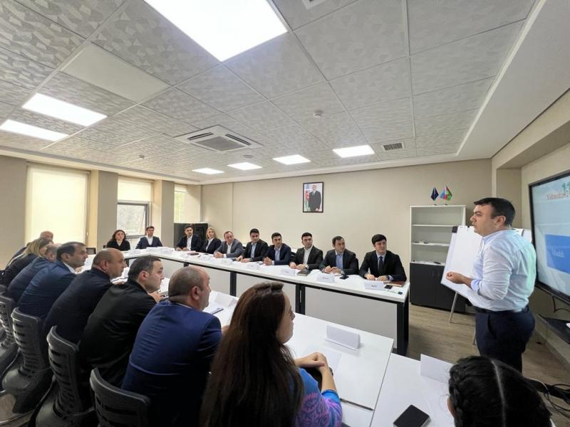 Mərkəzi icra hakimiyyəti orqanlarının nümayəndələri üçün “Xidmət mədəniyyəti və vətəndaş məmnuniyyətinin təmin edilməsi şərtləri” mövzusunda təlim təşkil edilib
