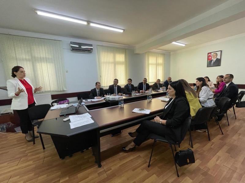 Azərbaycan Respublikasının Elm və Təhsil Nazirliyinin əməkdaşları üçün “Dövlət orqanlarında inzibati vəzifələrin tutulması şərtləri və qaydaları” mövzusunda təlim keçirilib