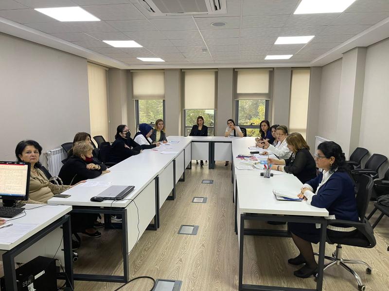 17 oktyabr 2022-ci il tarixində Dövlət İmtahan Mərkəzində Azərbaycan dili, Azərbaycan dili (dövlət dili), ingilis dili, fransız dili fənləri üzrə işçi qruplarının iclasları keçirilib