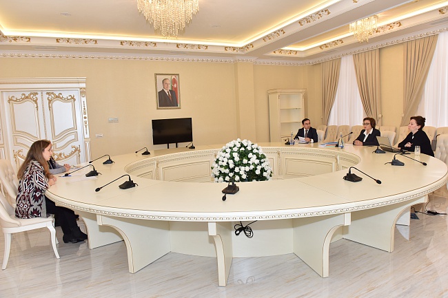 Dövlət İmtahan Mərkəzinin Direktorlar Şurasının sədri Məleykə Abbaszadə Sumqayıt şəhərində vətəndaşları qəbul etmişdir
