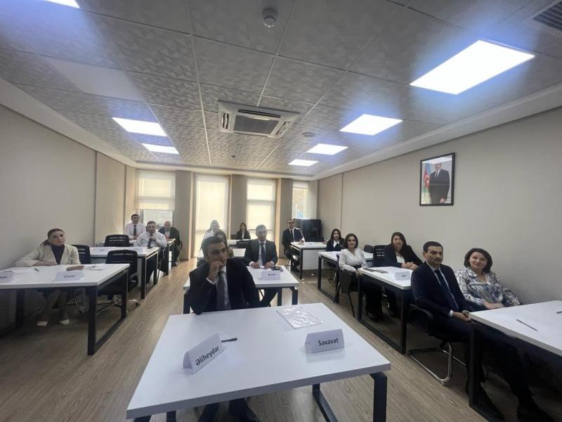 Mərkəzi icra hakimiyyəti orqanlarının nümayəndələri üçün “Xidmət mədəniyyəti və vətəndaş məmnuniyyətinin təmin edilməsi şərtləri” mövzusunda təlim təşkil edilib