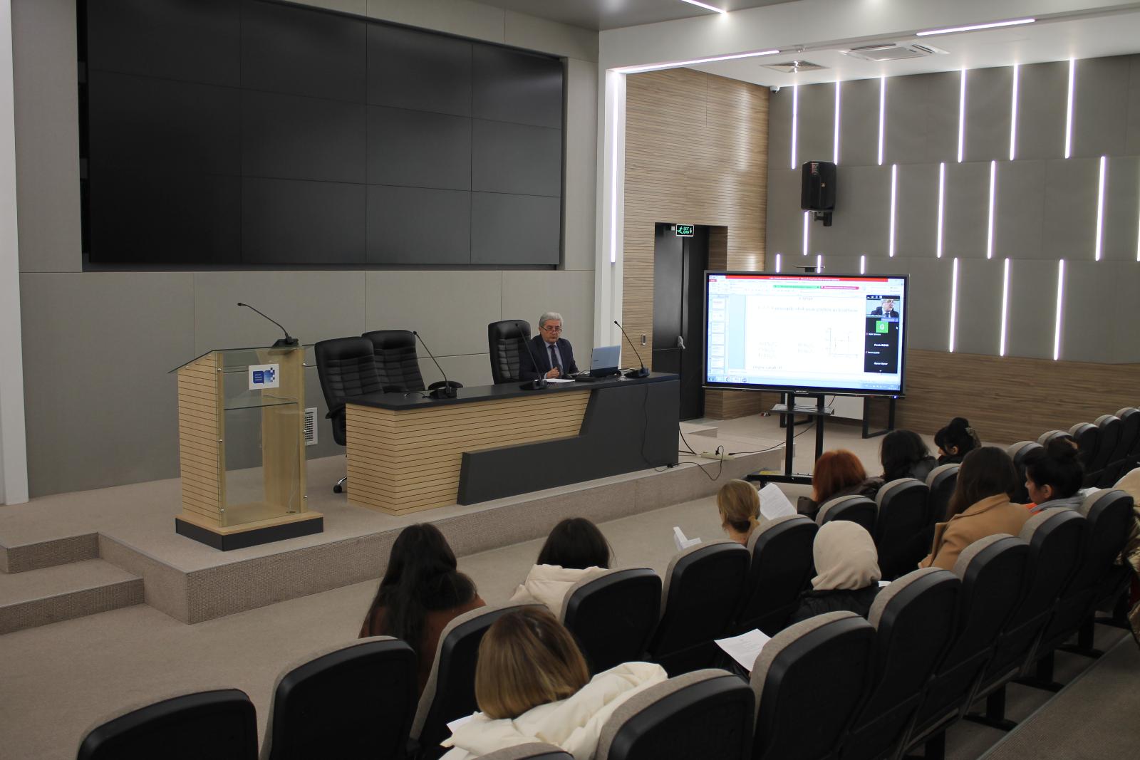 Fənlər üzrə buraxılış və qəbul imtahanlarında istifadə edilən qiymətləndirmə tapşırıqlarının hazırlanması, ekspertizası və yoxlanılmasına dair hazırlıq kurslarının ikinci məşğələləri keçirili