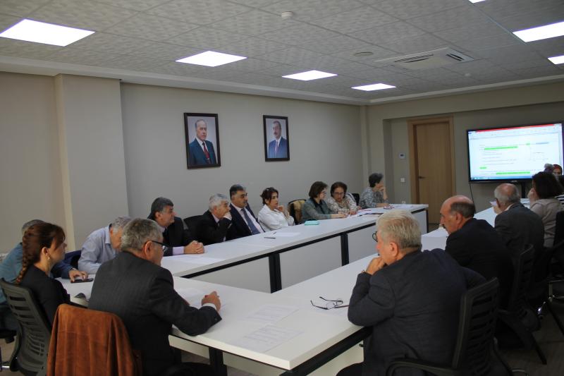 1 noyabr 2023-cü il tarixində Dövlət İmtahan Mərkəzində fizika, ədəbiyyat (rus bölməsi) və rus dili (xarici dil) fənləri üzrə işçi qruplarının növbəti iclasları keçirilib