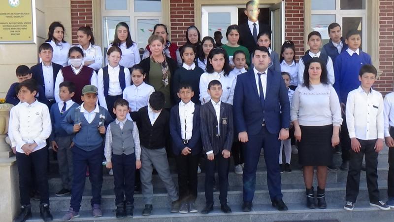 DİM-in Bərdə Regional Bölməsinin əməkdaşları Cəbrayıl rayonunun Cocuq Mərcanlı kənd məktəbində müəllim və şagirdlərlə görüşüb