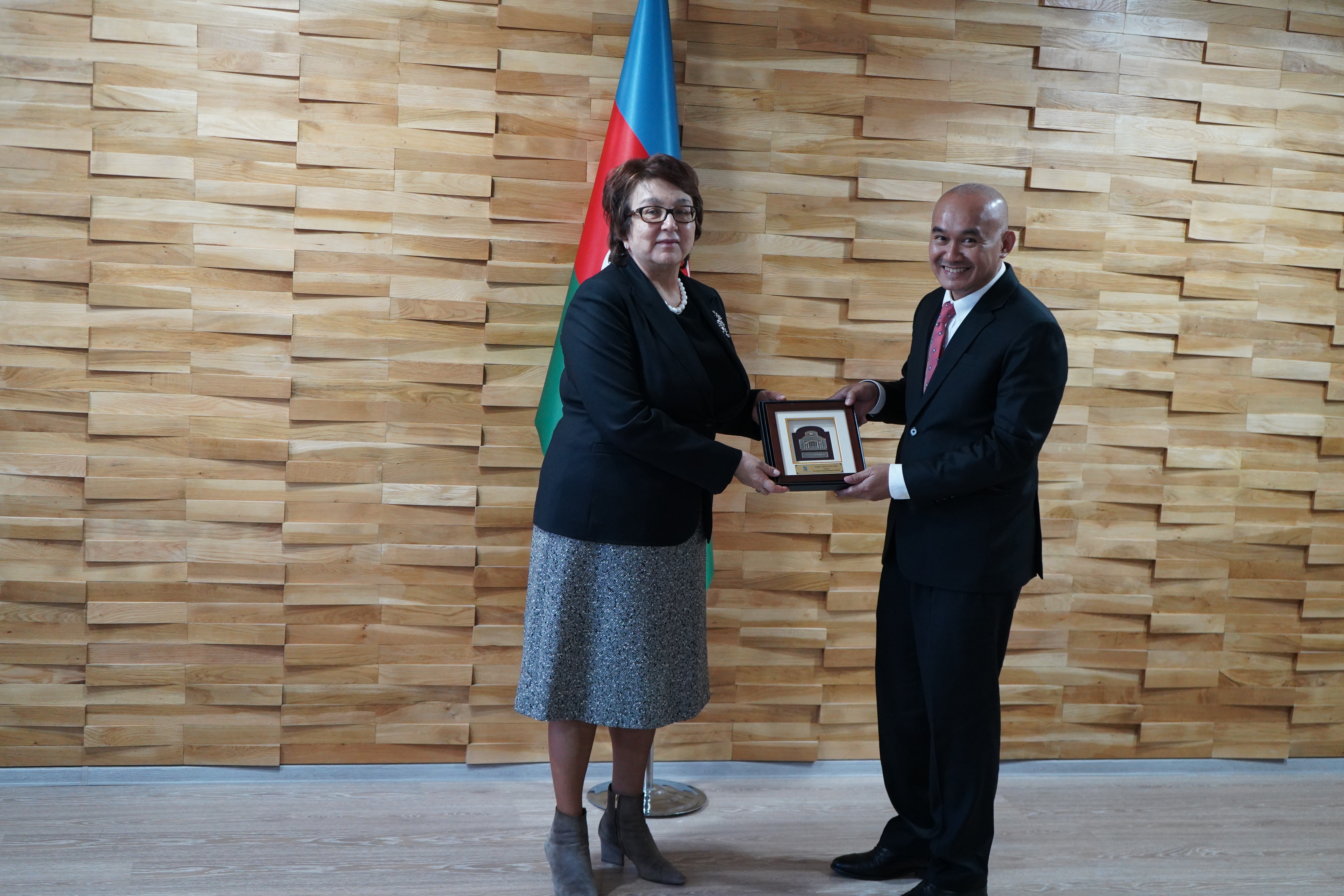 DİM-in Direktorlar Şurasının sədri Məleykə Abbaszadə ilə Malayziyanın Milli Çap Korporasiyasının nümayəndə heyəti arasında görüş keçirilib