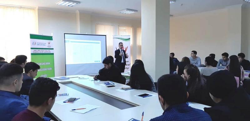 Dövlət İmtahan Mərkəzi tərəfindən dövlət qulluğunun təbliği və təşviqi məqsədilə vətəndaşlarla, o cümlədən gənclər və tələbələrlə görüşlərin keçirilməsi davam edir