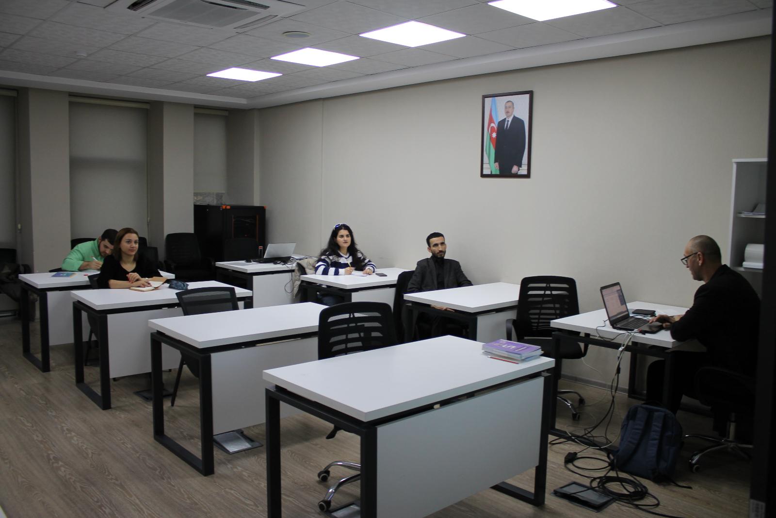 Fənlər üzrə buraxılış və qəbul imtahanlarında istifadə edilən qiymətləndirmə tapşırıqlarının hazırlanması, ekspertizası və yoxlanılmasına dair hazırlıq kurslarının ikinci məşğələləri keçirili