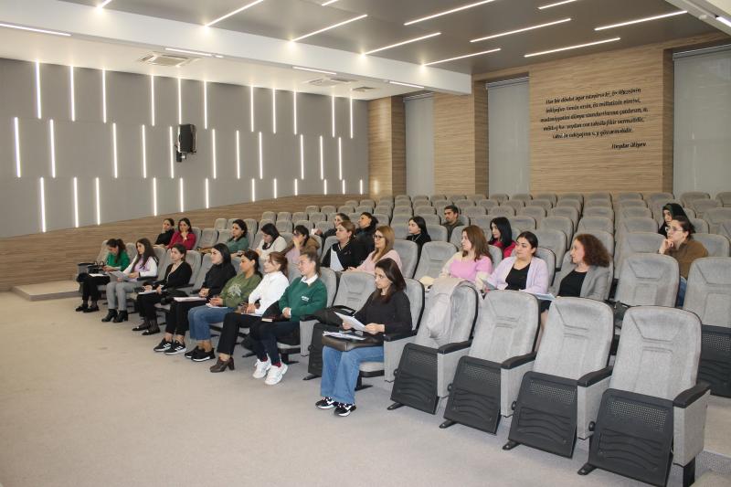 20 noyabr 2023-cü il tarixində ingilis dili, Azərbaycan dili və informatika fənləri üzrə hazırlıq kurslarının beşinci məşğələləri keçirilib