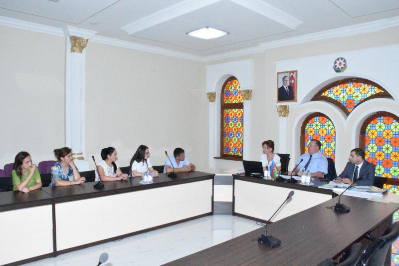 Dövlət İmtahan Mərkəzinin Direktorlar Şurasının sədr müavini Namiq Babayev Xaçmazda vətəndaşları qəbul edib