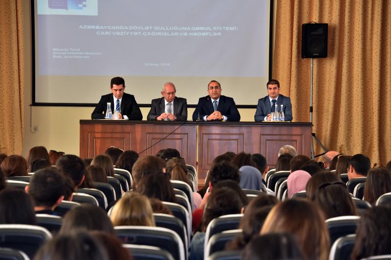 Sumqayıt Dövlət Universitetində "Dövlət qulluğu sisteminin mahiyyəti və əhəmiyyəti" mövzusunda tədbir həyata keçirilib