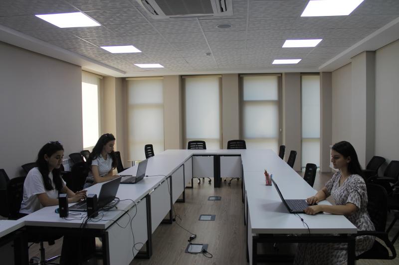 22 iyun 2022-ci il tarixində fizika və rus dili (tədris dili) fənləri üzrə hazırlıq kursunun sonuncu məşğələsi keçirilib