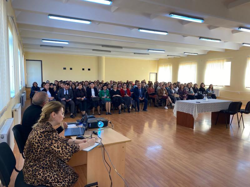 Abşeron-Xızı regional təhsil idarəsinin və tabeliyində olan rayon təhsil sektorlarının məsul şəxsləri, həmçinin ümumtəhsil müəssisələrinin "Şagird-məzun" sistemi üzrə əlaqələndiriciləri üçün 