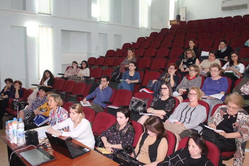 Rus dili (rus bölməsi) fənni üzrə elmi-metodiki seminar keçirilib 