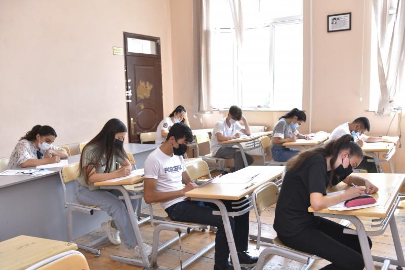 28 iyul 2021-ci il tarixində Dövlət İmtahan Mərkəzi tərəfindən I və IV ixtisas qrupları üzrə ali təhsil müəssisələrinə qəbul imtahanları keçirilib