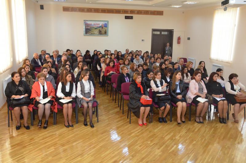 Abşeron, Xızı və Sumqayıtda “Şagird-məzun” dövlət elektron məlumat sistemi və buraxılış imtahanları ilə bağlı seminarlar keçirilib