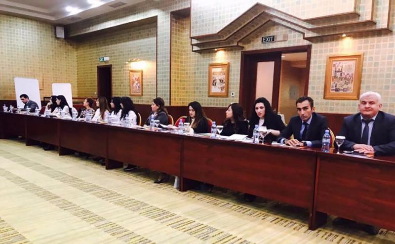 Korrupsiyaya qarşı mübarizə və etik davranış qaydaları ilə bağlı təlimlər keçirilir.