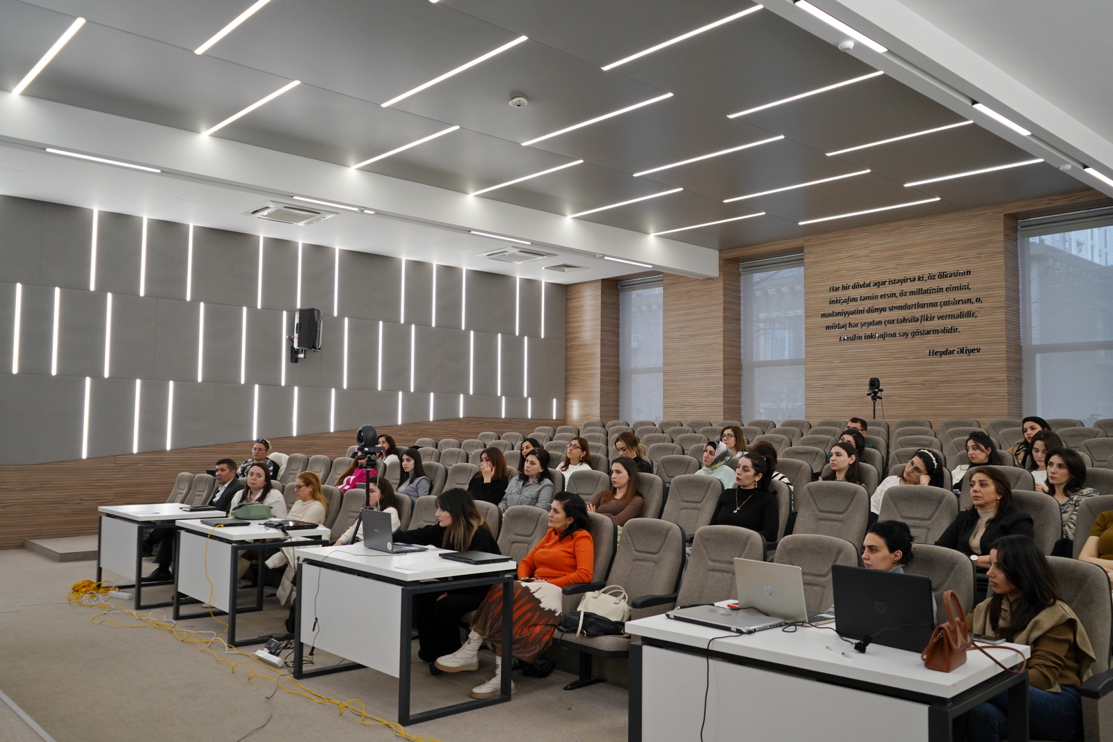 Magistratura səviyyəsinə qəbul imtahanında istifadə ediləcək esse tipli yazı tapşırıqlarının qiymətləndirilməsi ilə bağlı markerlərə təlim keçirilib