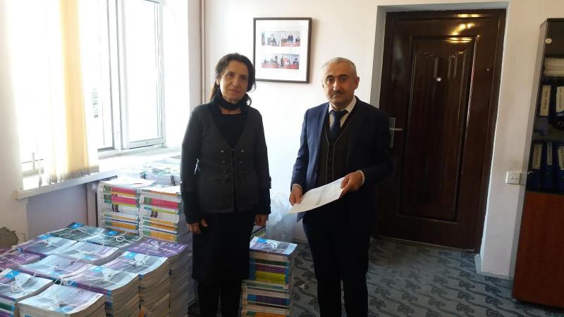 “Abituriyent” jurnalının xüsusi buraxılışlarının rayon məktəblərinə hədiyyə edilməsi davam edir