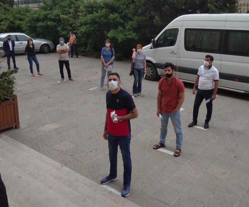 İnzibati vəzifələrin A növünə aid olan vəzifə qrupları üzrə dövlət qulluğuna qəbul üçün test imtahanı keçirilib