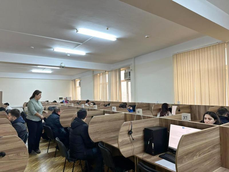 Doktoranturada təhsil alan və ya təhsilini bitirmiş iddiaçıların xarici dillər üzrə fəlsəfə doktoru imtahanının Danışıq bloku imtahanı keçirilib