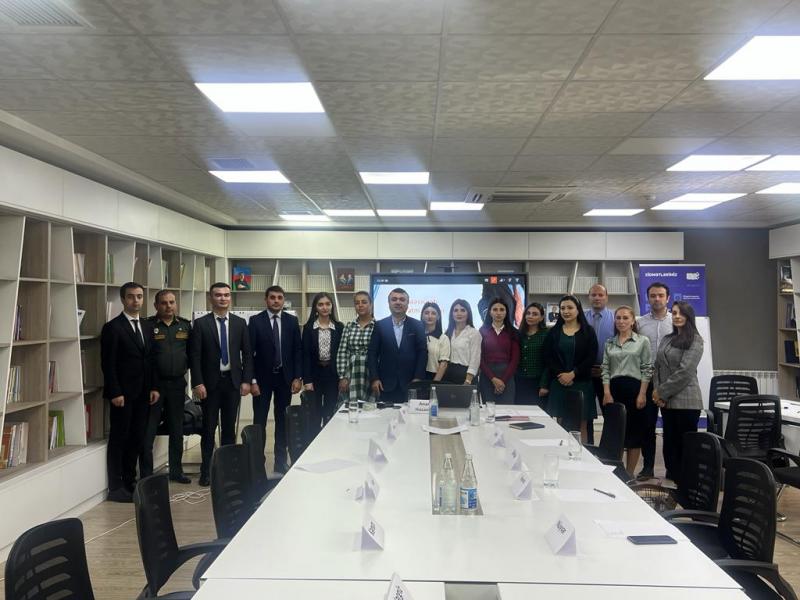 Mərkəzi icra hakimiyyəti orqanlarının nümayəndələri üçün “Xidmət mədəniyyəti və vətəndaş məmnuniyyətinin təmin edilməsi şərtləri” mövzusunda təlim təşkil edilib