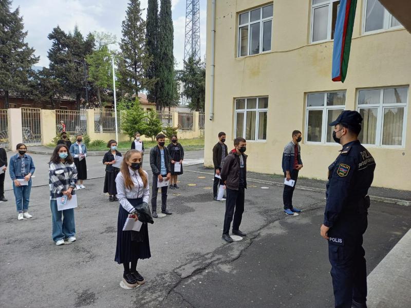 Dövlət İmtahan Mərkəzi tərəfindən aprelin 22-də tam (11 illik) orta təhsil səviyyəsi üzrə növbəti buraxılış imtahanları keçirilib