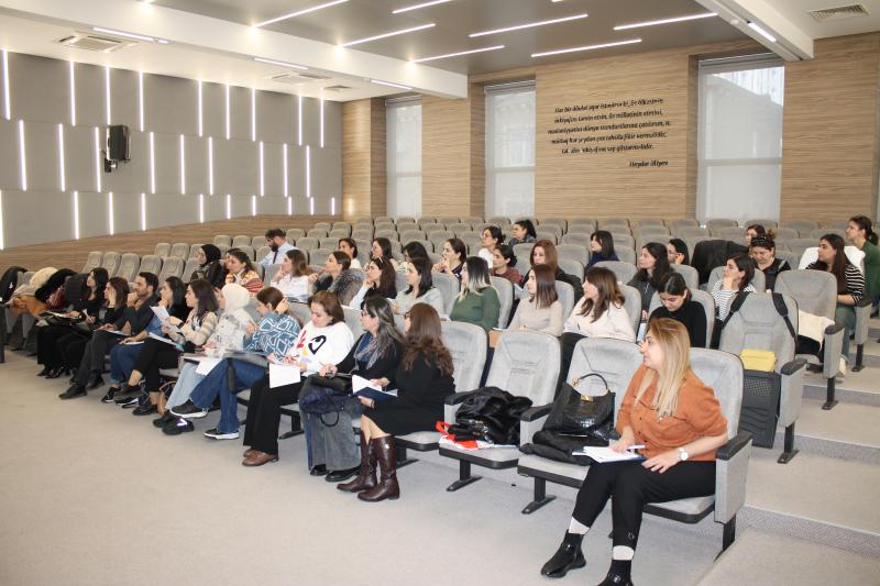 Buraxılış və qəbul imtahanlarında istifadə edilən qiymətləndirmə tapşırıqlarının hazırlanması, ekspertizası və yoxlanılmasına dair hazırlıq kurslarının növbəti məşğələləri keçirilib