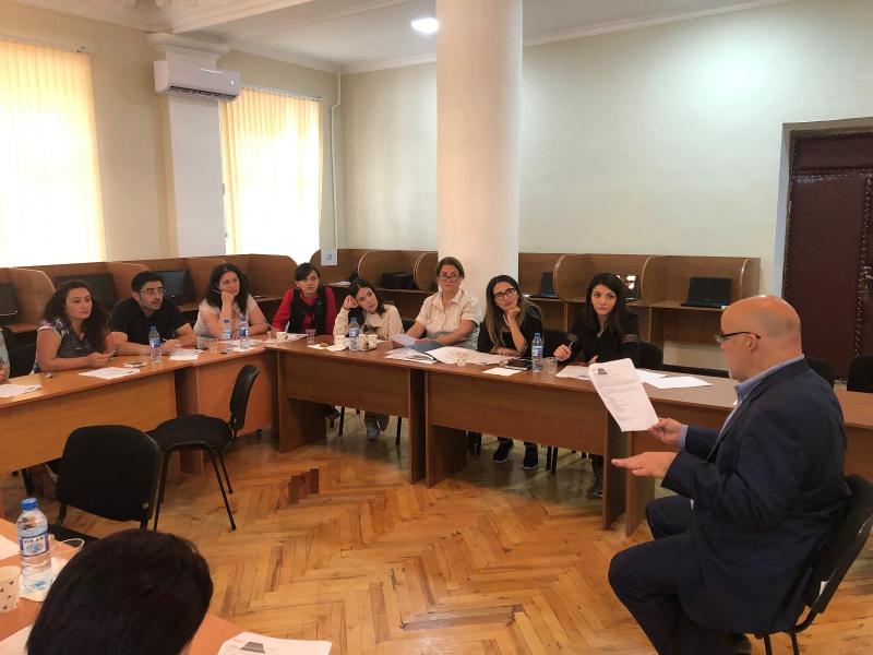 Gəncə şəhərində ingilis dili müəllimləri üçün təlim keçirilib