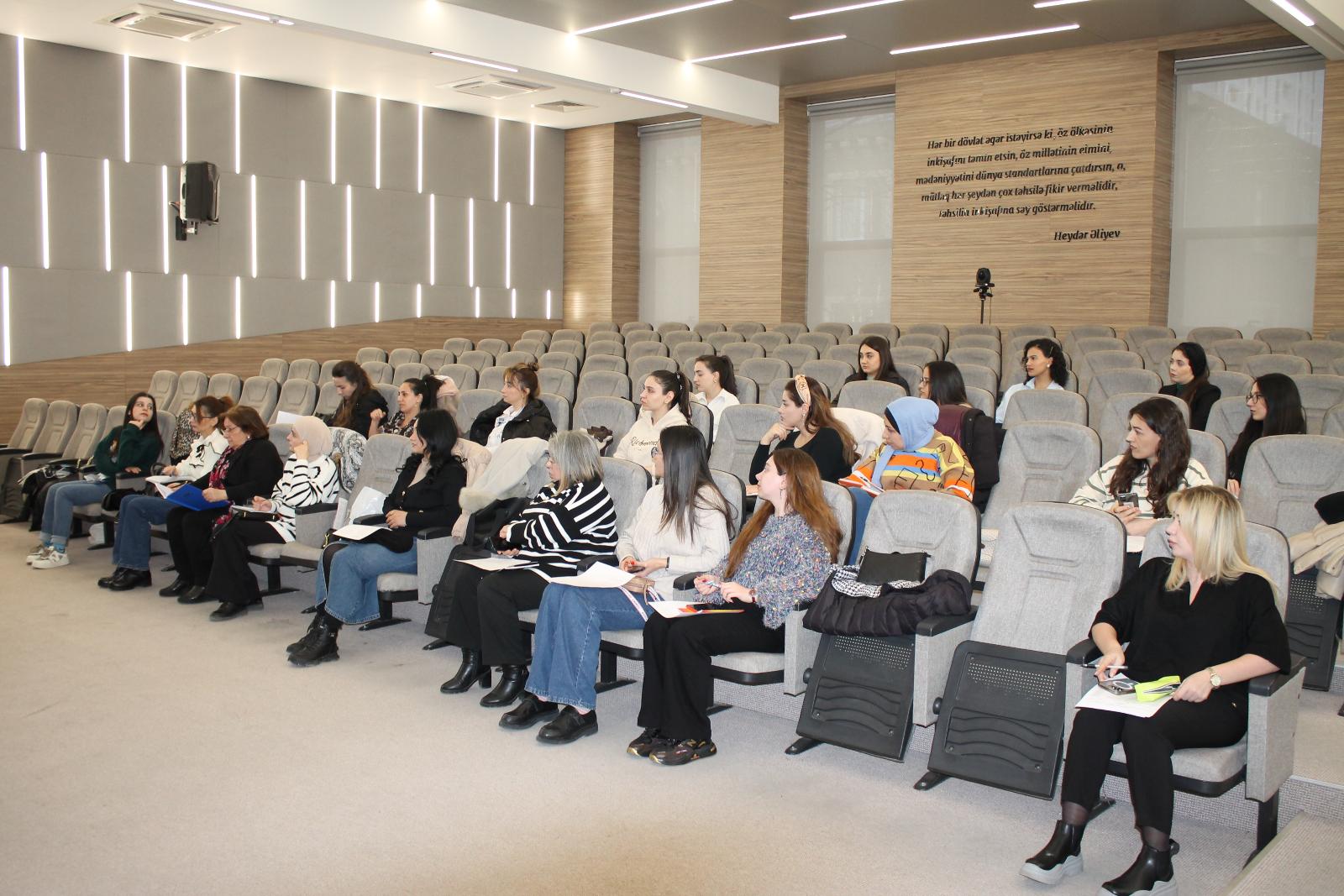 Fənlər üzrə buraxılış və qəbul imtahanlarında istifadə edilən qiymətləndirmə tapşırıqlarının hazırlanması, ekspertizası və yoxlanılmasına dair hazırlıq kurslarının ikinci məşğələləri keçirili