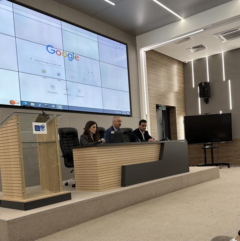 Regional təhsil idarələri və tabeliklərində olan rayon təhsil sektorlarının məsul şəxsləri, həmçinin ümumtəhsil müəssisələrinin "Şagird-məzun" sistemi üzrə əlaqələndiriciləri üçün növbəti sem