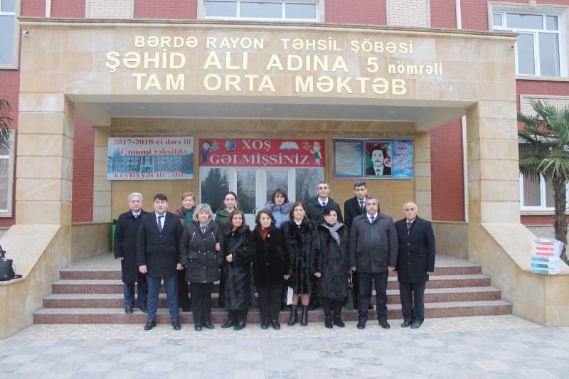 DİM Bərdədə yeni təhsil proqramları üzrə qiymətləndirmə tapşırıqlarının hazırlanması və onların meyarlar əsasında yoxlanılmasına dair hazırlıq kursları, ingilis, rus, alman və fransız dili fənləri üzrə isə elmi-metodiki seminarlar təşkil edib