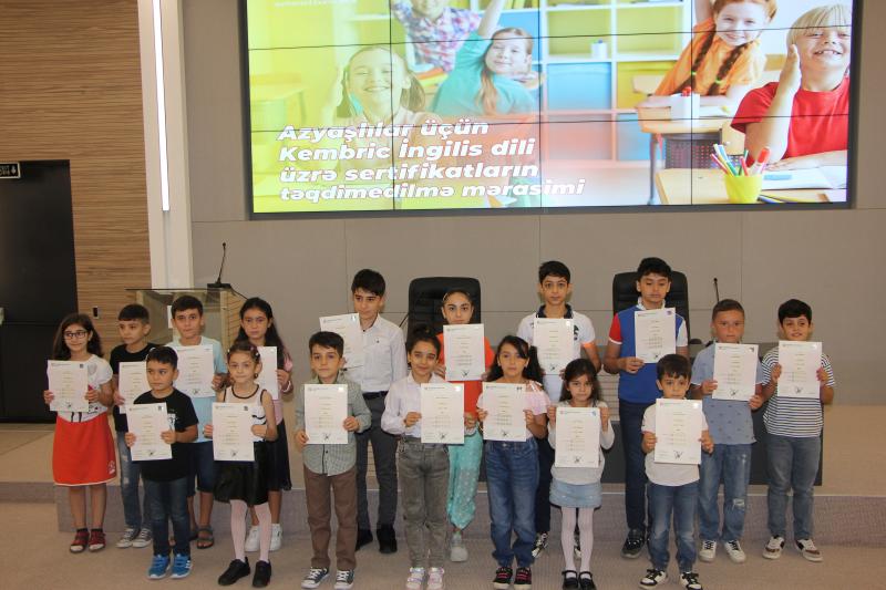 Azyaşlı öyrənənlərə Kembric ingilis dili üzrə beynəlxalq sertifikatlar təqdim edilib
