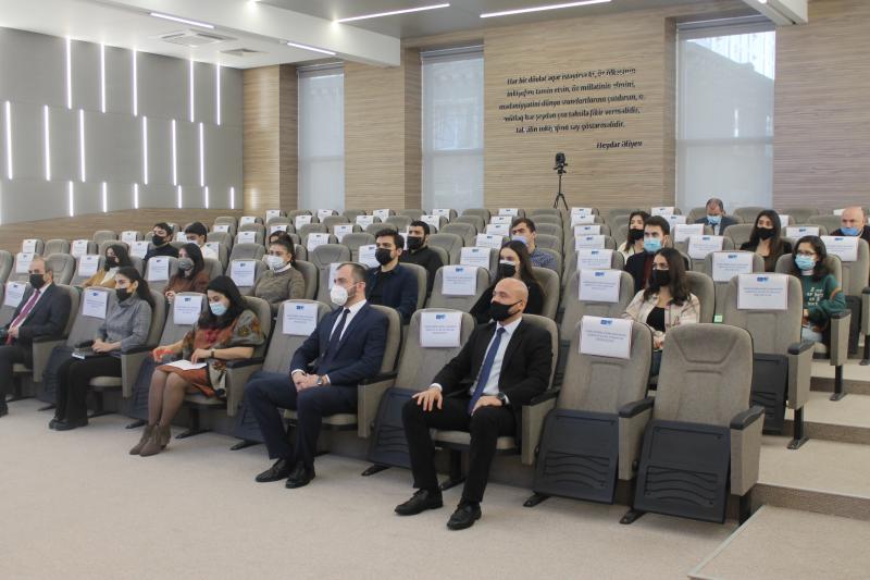 Sınaq imtahanında ən yüksək nəticə göstərən bakalavrlar Dövlət İmtahan Mərkəzində “Açıq qapı” günündə iştirak ediblər