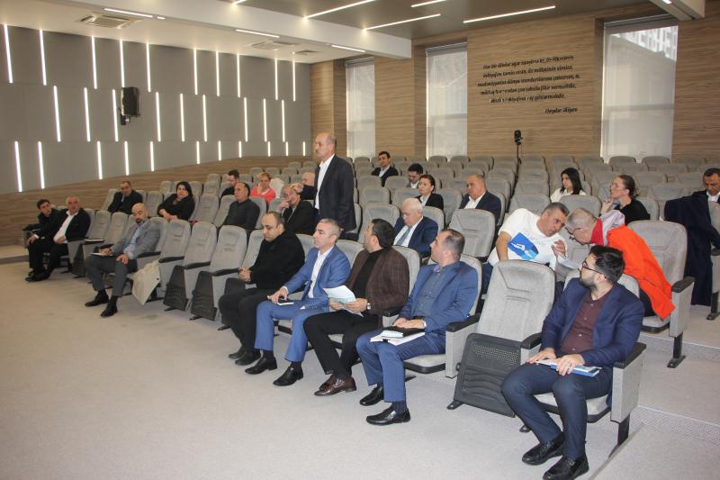 Dövlət İmtahan Mərkəzində Azərbaycan Respublikasının Gənclər və İdman Nazirliyi və respublika idman federasiyalarının nümayəndələri ilə görüş keçirilib