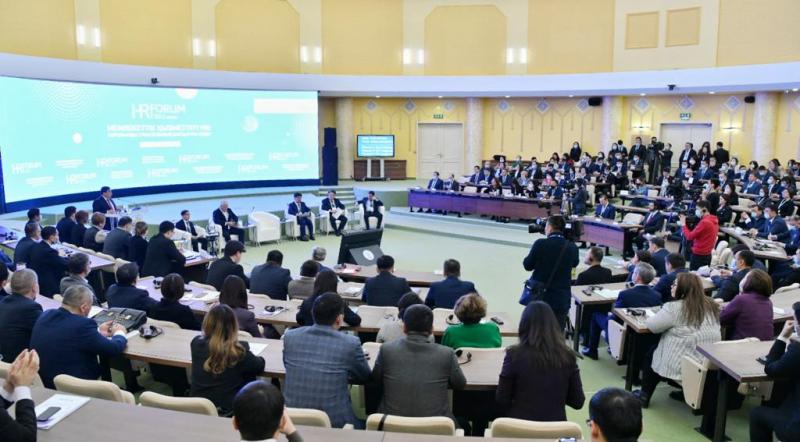 Qazaxıstan Respublikasının paytaxtı Astana şəhərində “Dövlət qulluğunda insan resursları: personalın strateji idarəetməsinə keçid” mövzusunda İnsan Resursları Forumu keçirilib