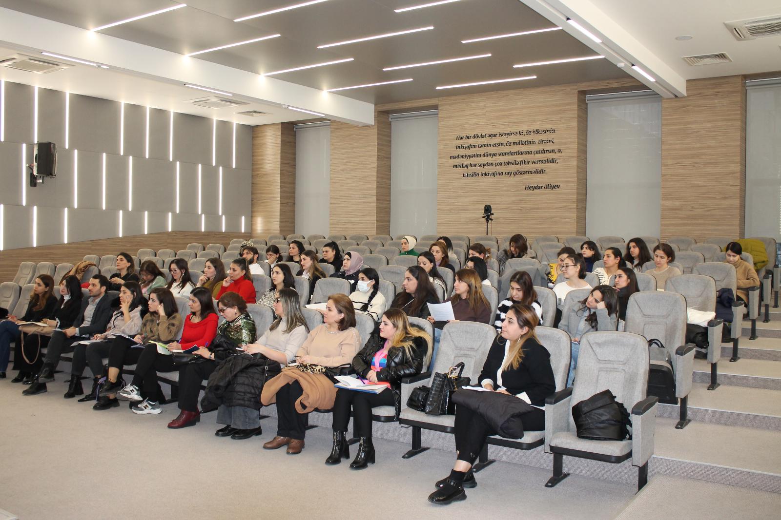 Fənlər üzrə buraxılış və qəbul imtahanlarında istifadə edilən qiymətləndirmə tapşırıqlarının hazırlanması, ekspertizası və yoxlanılmasına dair hazırlıq kurslarının ikinci məşğələləri keçirili