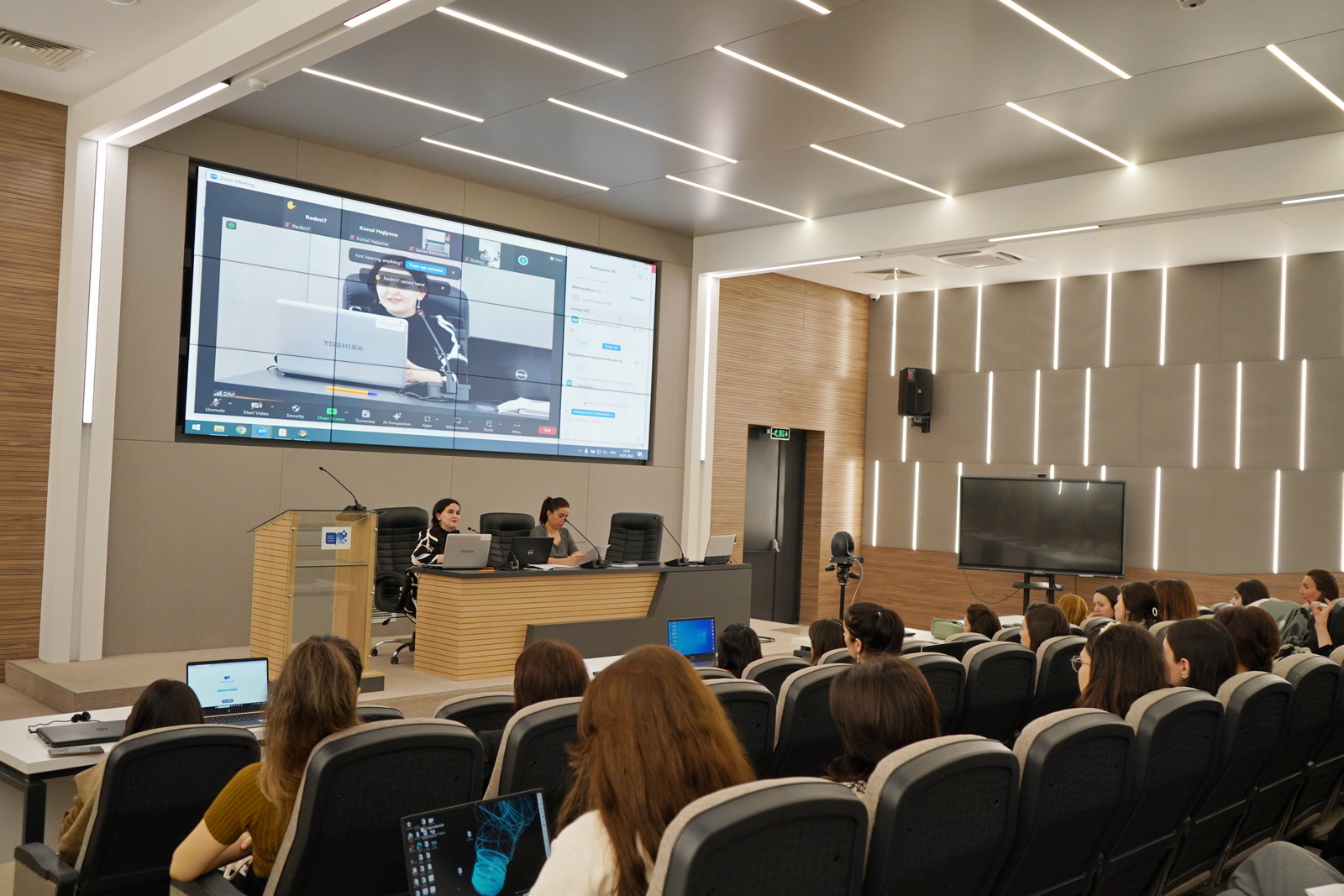 Magistratura səviyyəsinə qəbul imtahanında istifadə ediləcək esse tipli yazı tapşırıqlarının qiymətləndirilməsi ilə bağlı markerlərə təlim keçirilib