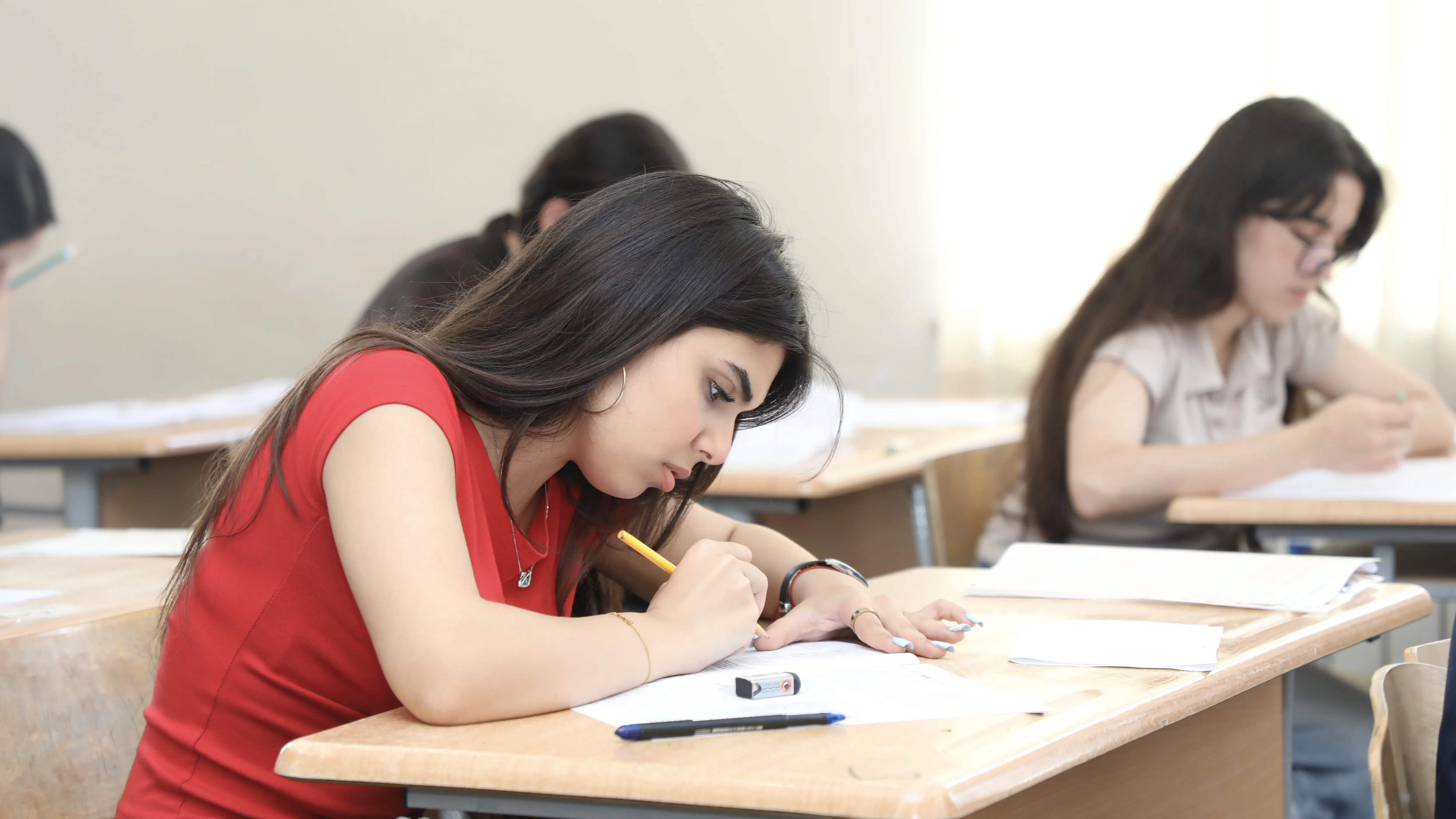 II və III ixtisas qrupları üzrə ali təhsil müəssisələrinə qəbul imtahanı keçirilib...