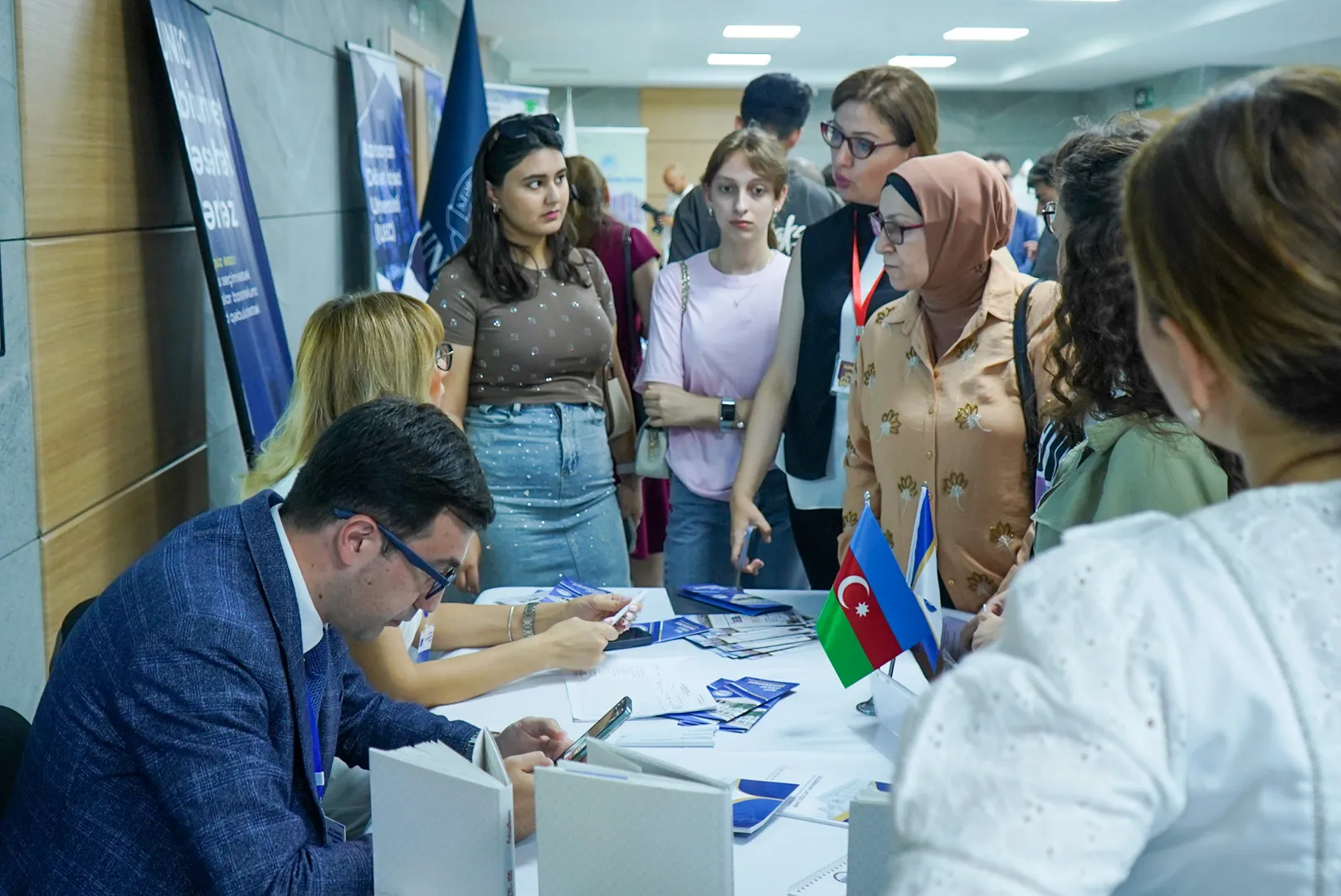 Dövlət İmtahan Mərkəzinin təşkilatçılığı ilə ali təhsil müəssisələrinin sərgisinə start verilib
