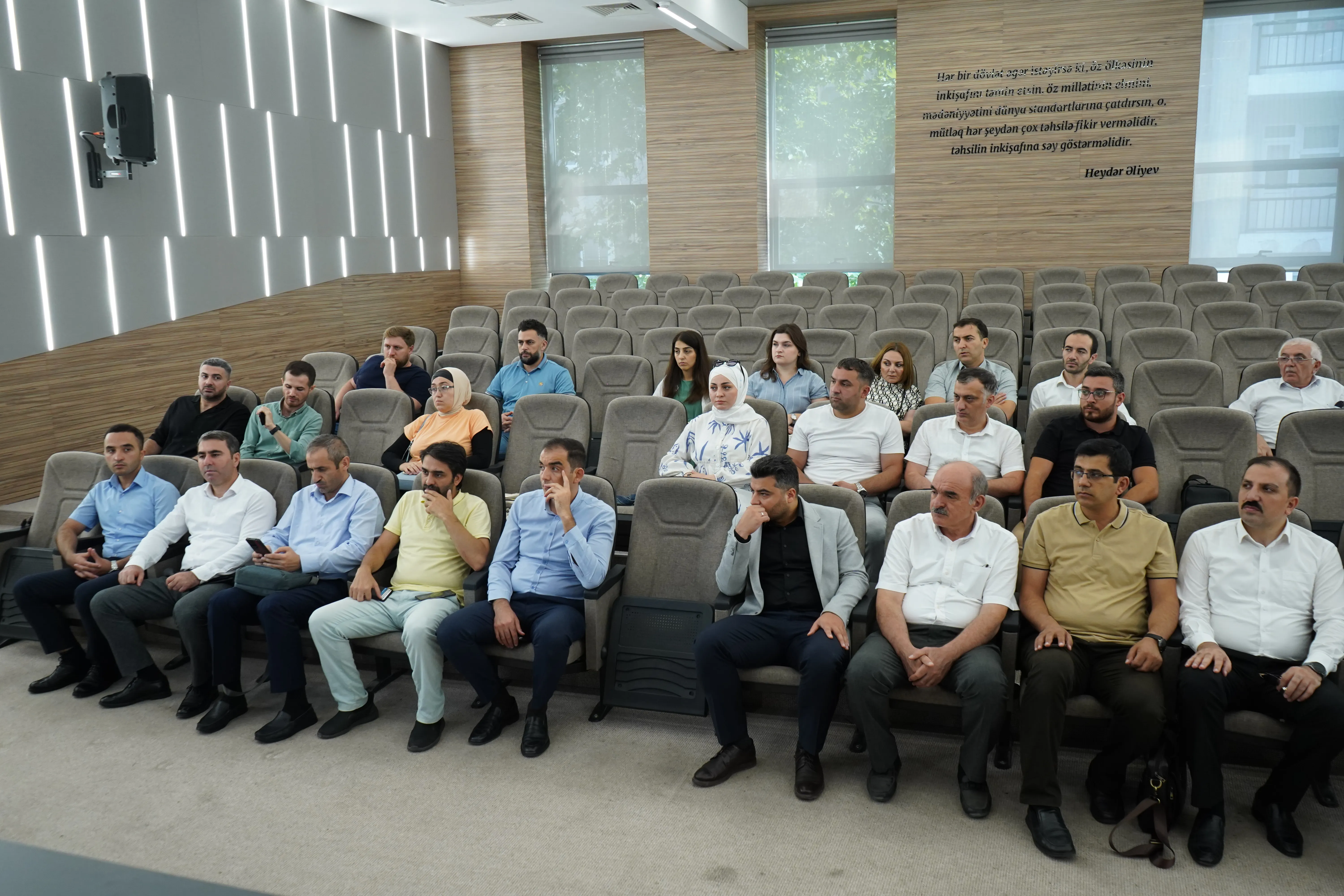 Peşəkar mühasib sertifikatı imtahanına aid yoxlama-ölçmə materiallarının hazırlanması üzrə ekspertlərə təlim keçirilib