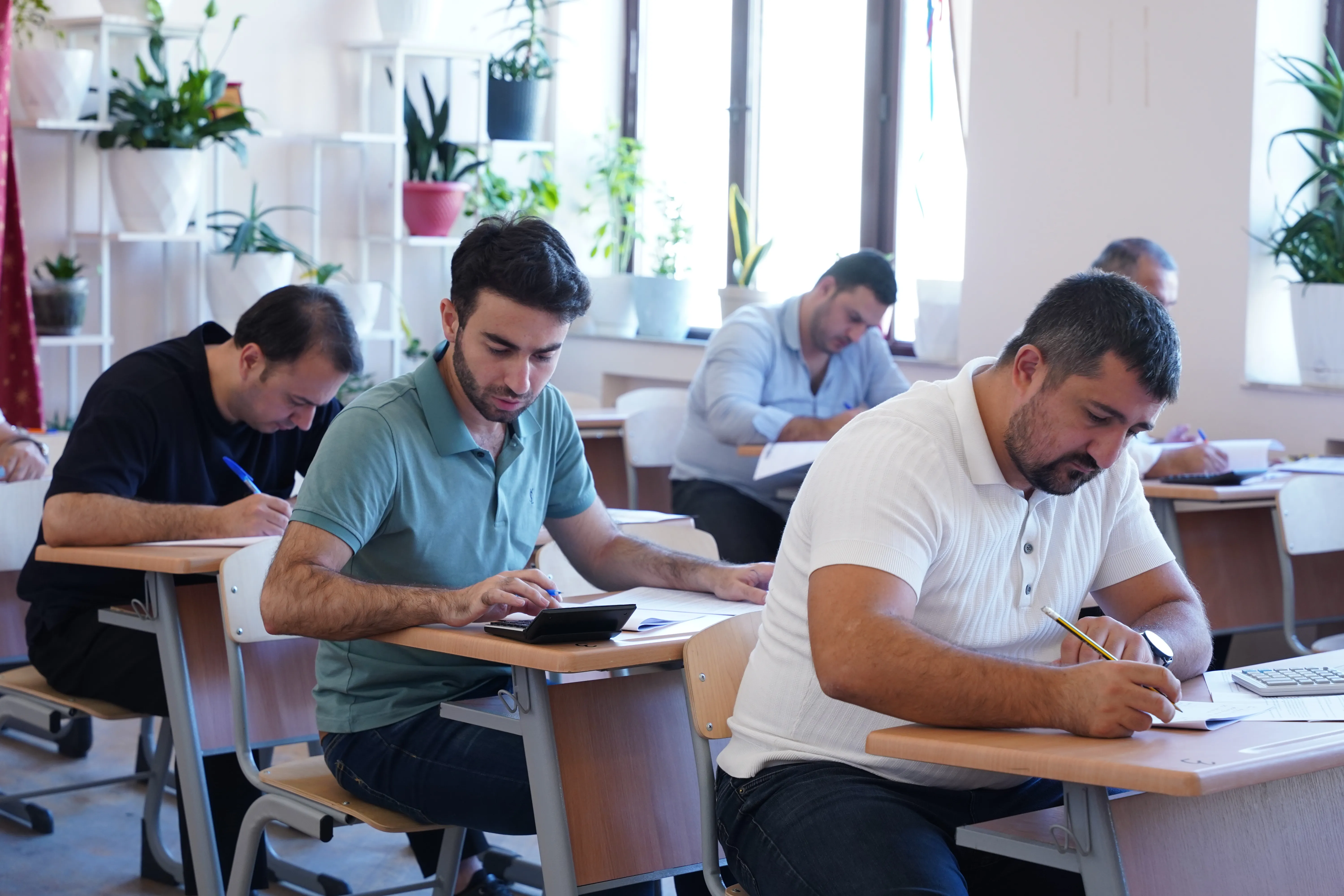 Peşəkar mühasib sertifikatı almaq istəyən namizədlər üçün test imtahanının I mərhələsi keçirilib