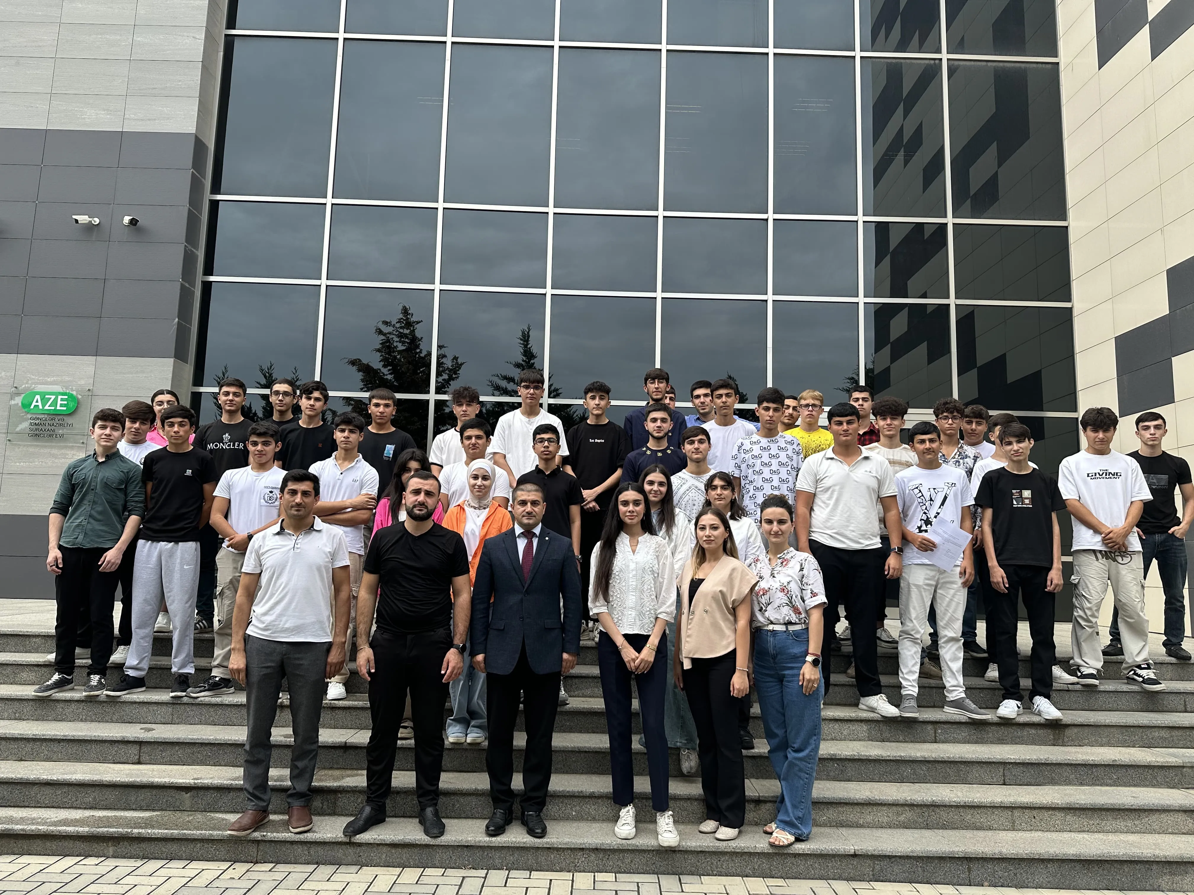 Suraxanı Gənclər Evində abituriyentlərlə görüş keçirilib